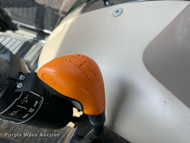 image for item NT9527 2021 John Deere 5075E  MFWD tractor