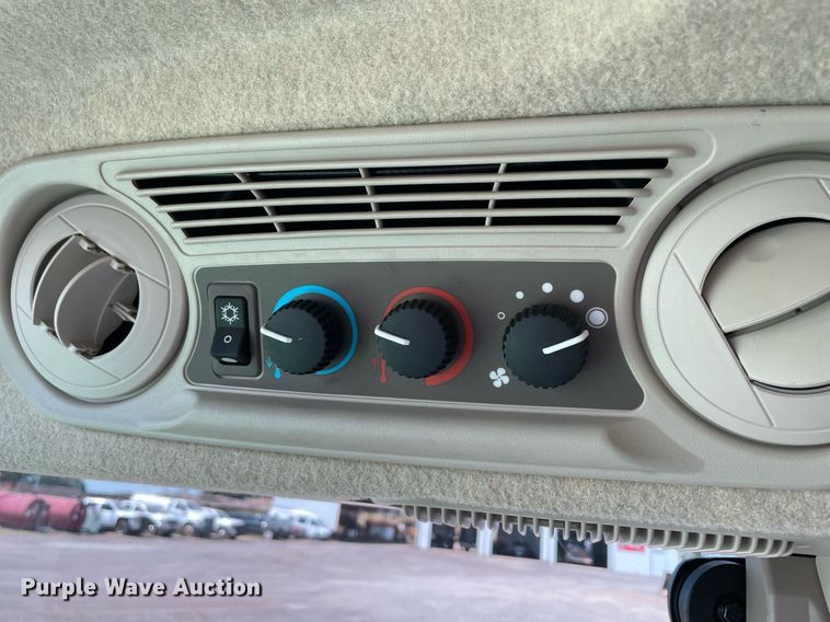 image for item NT9527 2021 John Deere 5075E  MFWD tractor