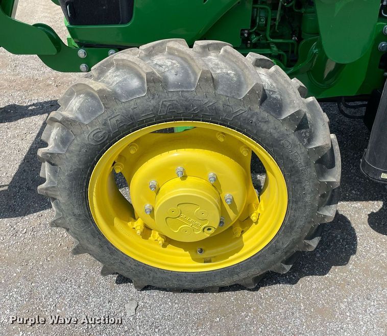 image for item NT9527 2021 John Deere 5075E  MFWD tractor