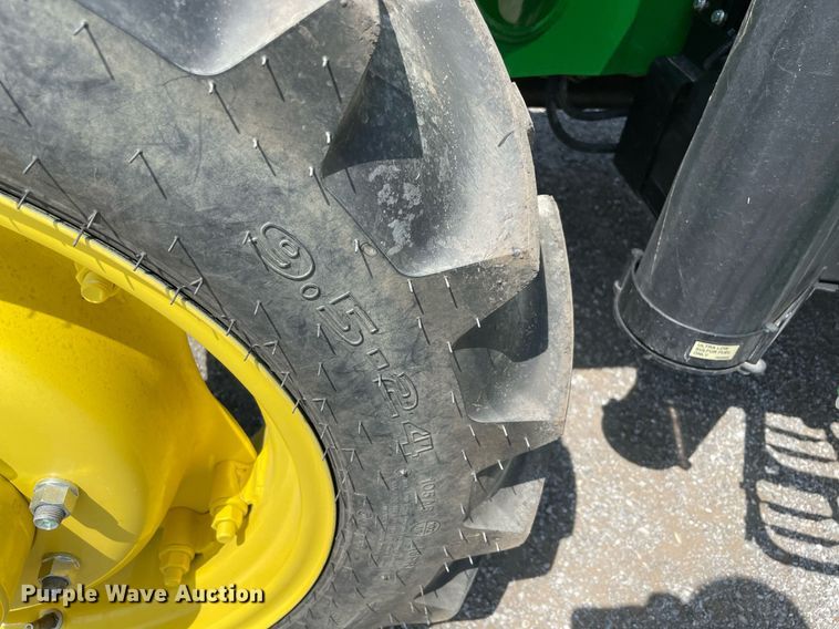 image for item NT9527 2021 John Deere 5075E  MFWD tractor