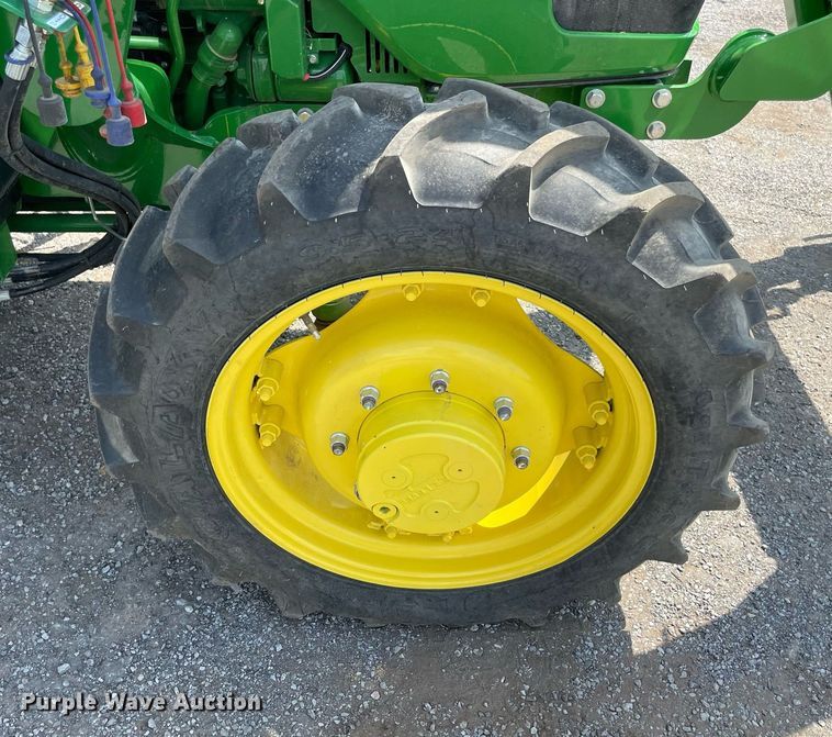 image for item NT9527 2021 John Deere 5075E  MFWD tractor