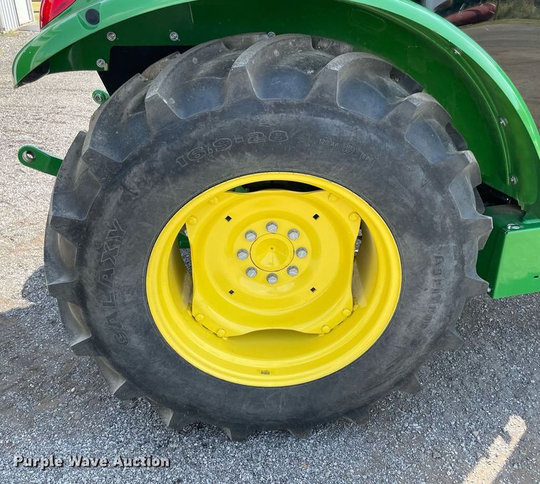image for item NT9527 2021 John Deere 5075E  MFWD tractor