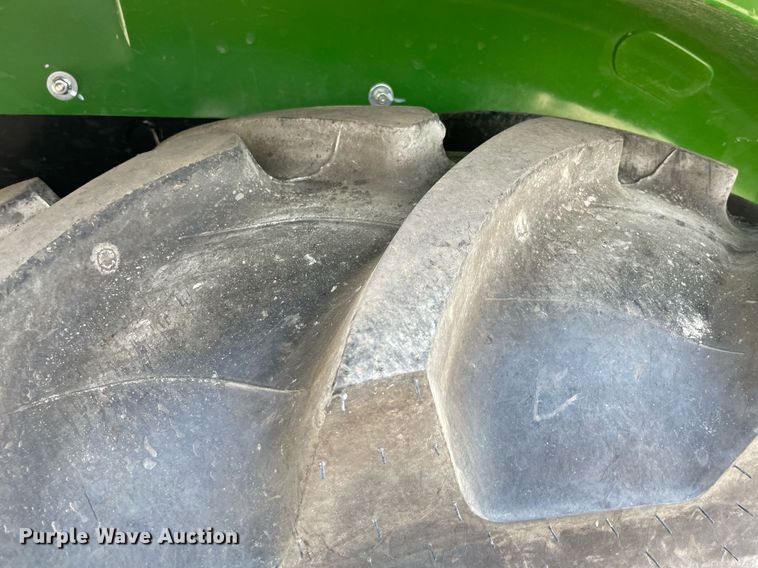 image for item NT9527 2021 John Deere 5075E  MFWD tractor