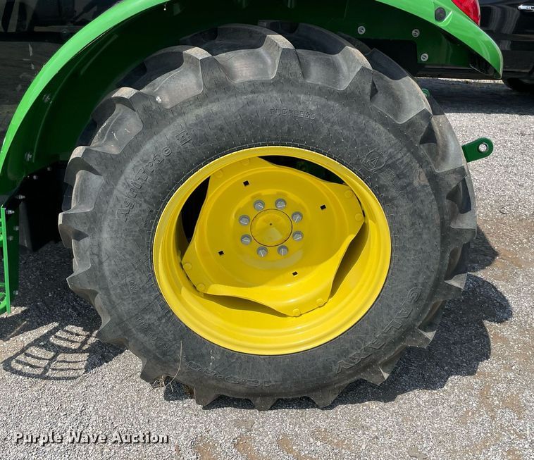 image for item NT9527 2021 John Deere 5075E  MFWD tractor