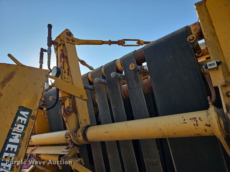 image for item NU9196 Vermeer 605F  round baler