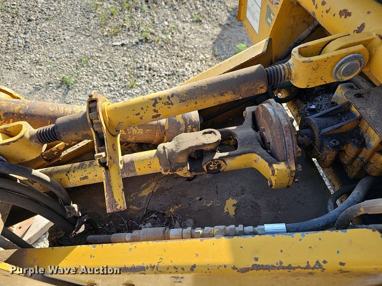 image for item NU9196 Vermeer 605F  round baler