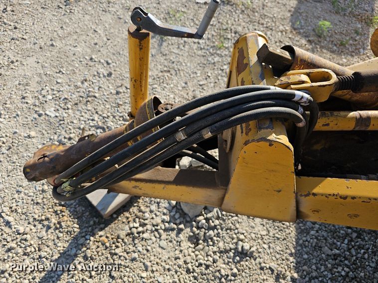 image for item NU9196 Vermeer 605F  round baler