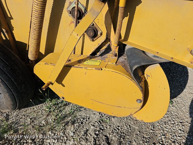 image for item NU9196 Vermeer 605F  round baler