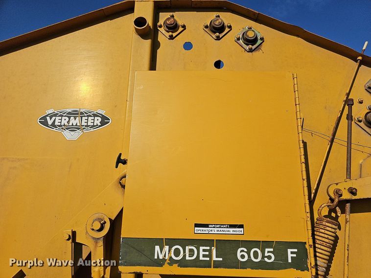 image for item NU9196 Vermeer 605F  round baler