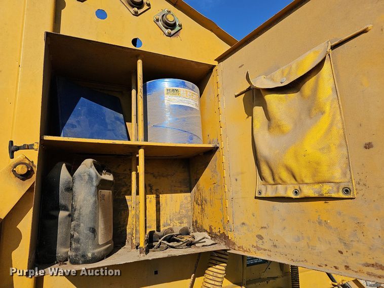 image for item NU9196 Vermeer 605F  round baler