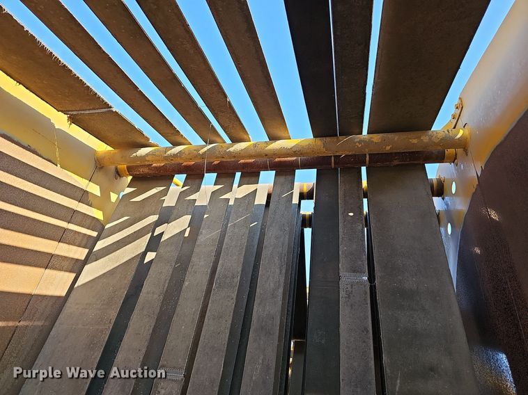 image for item NU9196 Vermeer 605F  round baler