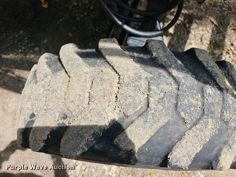 image for item NU9207 John Deere  4720 MFWD tractor