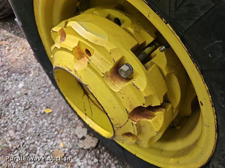 image for item NU9207 John Deere  4720 MFWD tractor