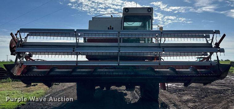 image for item NY9190 International Harvester 815  combine