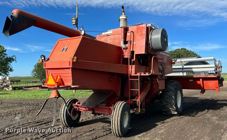 image for item NY9190 International Harvester 815  combine