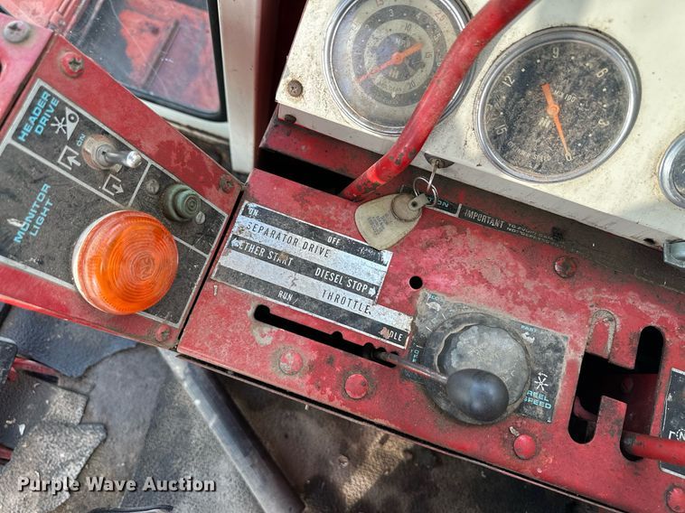 image for item NY9190 International Harvester 815  combine