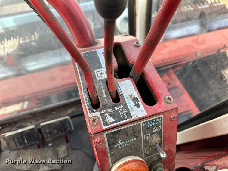 image for item NY9190 International Harvester 815  combine