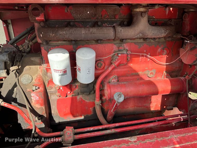 image for item NY9190 International Harvester 815  combine