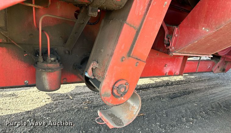 image for item NY9190 International Harvester 815  combine