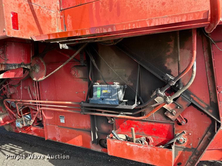 image for item NY9190 International Harvester 815  combine