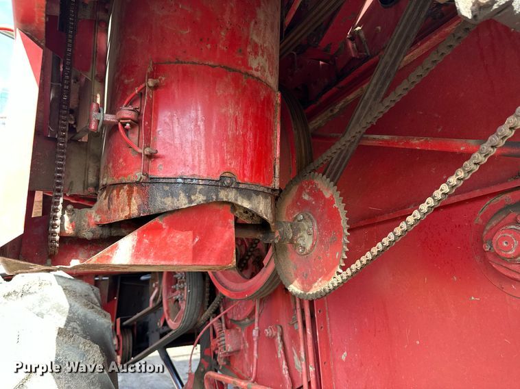 image for item NY9190 International Harvester 815  combine