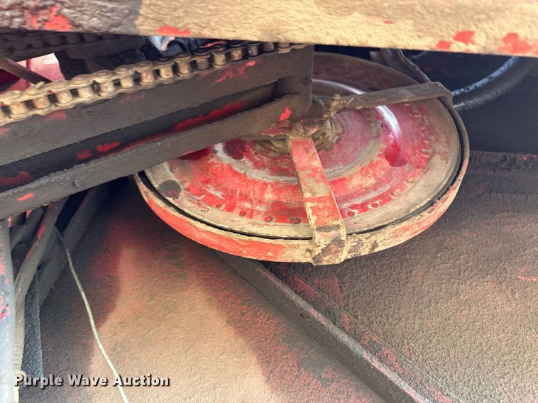 image for item NY9190 International Harvester 815  combine