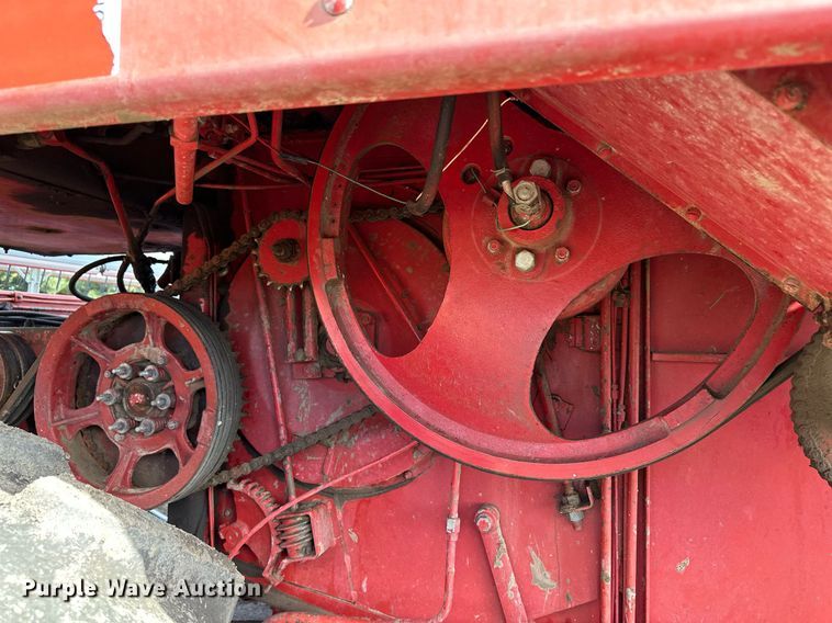 image for item NY9190 International Harvester 815  combine