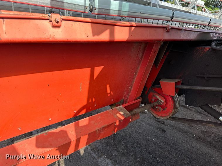 image for item NY9190 International Harvester 815  combine