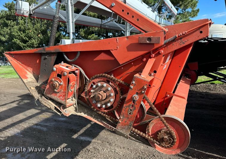 image for item NY9190 International Harvester 815  combine