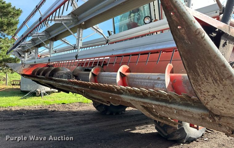 image for item NY9190 International Harvester 815  combine