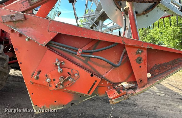 image for item NY9190 International Harvester 815  combine