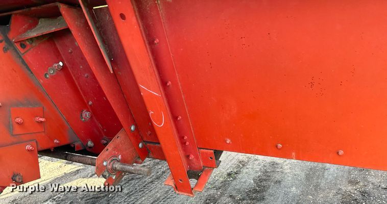 image for item NY9190 International Harvester 815  combine