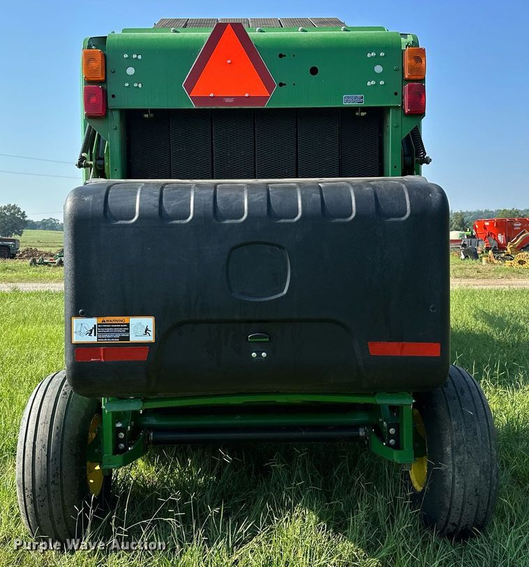 image for item OC9141 2019 John Deere 460M  round baler