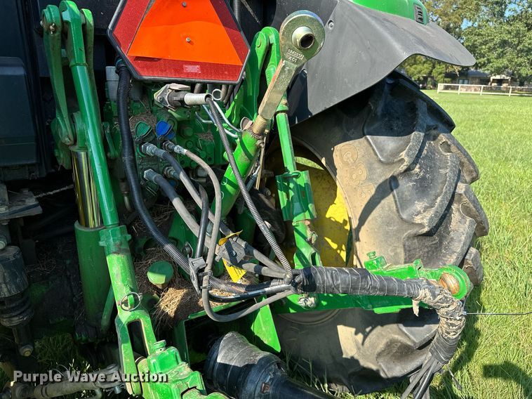 image for item OC9141 2019 John Deere 460M  round baler