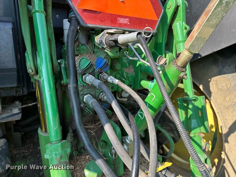 image for item OC9141 2019 John Deere 460M  round baler