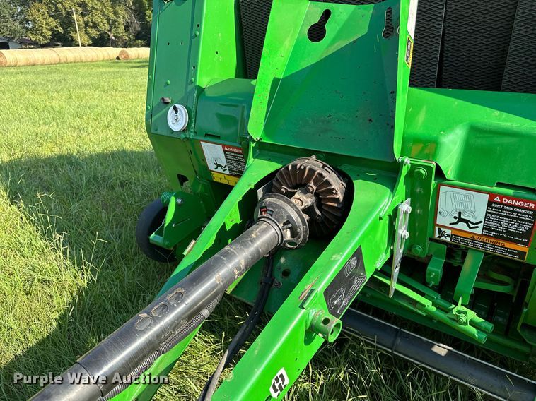 image for item OC9141 2019 John Deere 460M  round baler