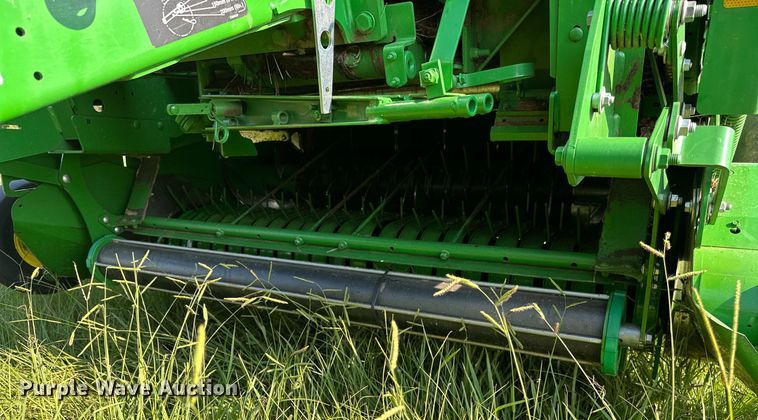 image for item OC9141 2019 John Deere 460M  round baler