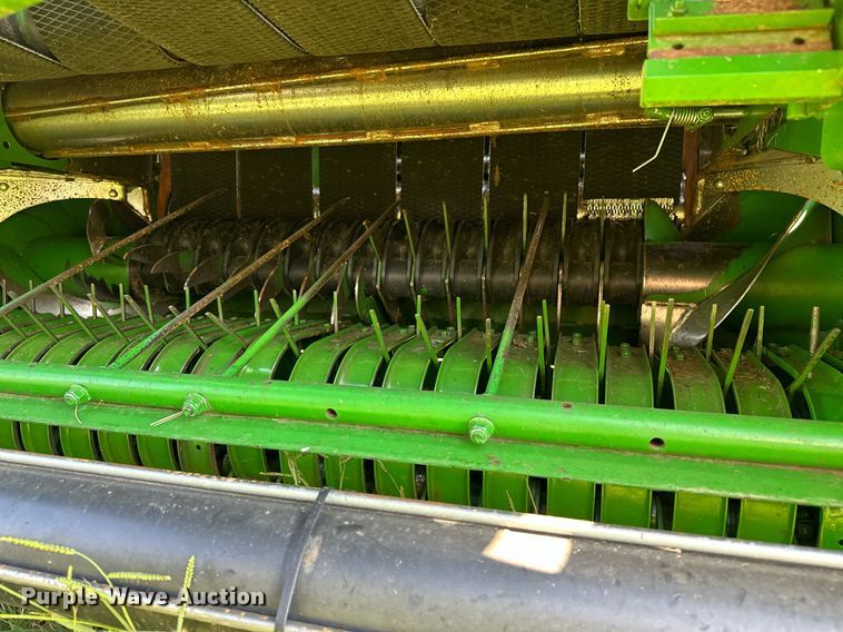 image for item OC9141 2019 John Deere 460M  round baler