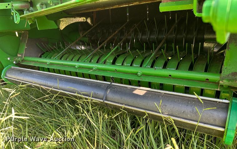 image for item OC9141 2019 John Deere 460M  round baler