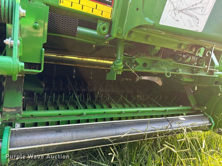image for item OC9141 2019 John Deere 460M  round baler
