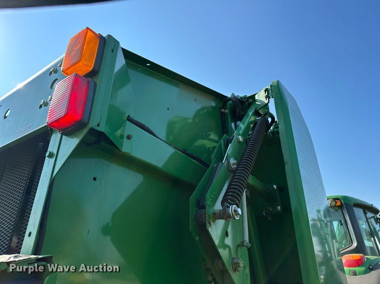 image for item OC9141 2019 John Deere 460M  round baler