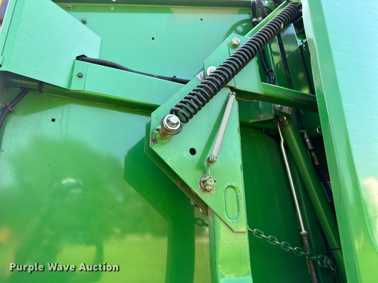 image for item OC9141 2019 John Deere 460M  round baler