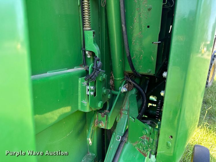image for item OC9141 2019 John Deere 460M  round baler