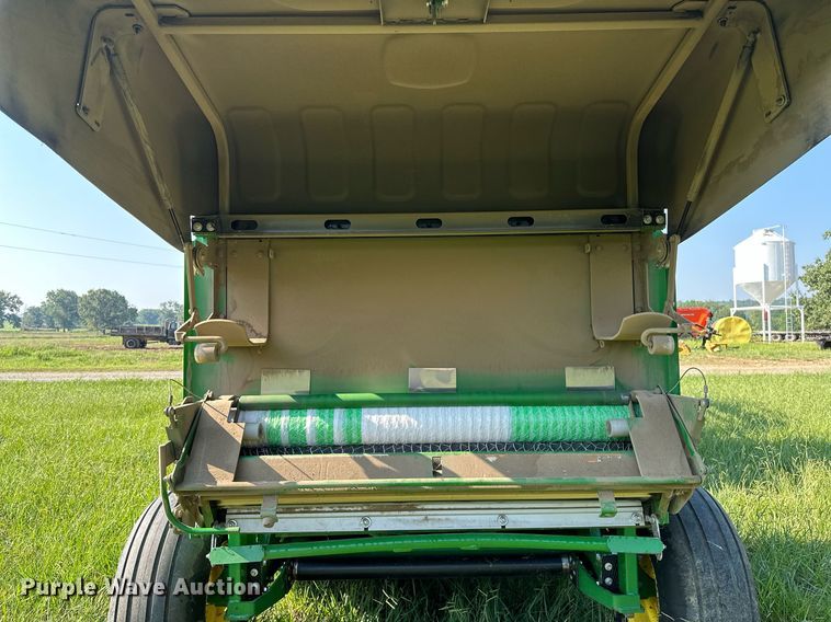 image for item OC9141 2019 John Deere 460M  round baler