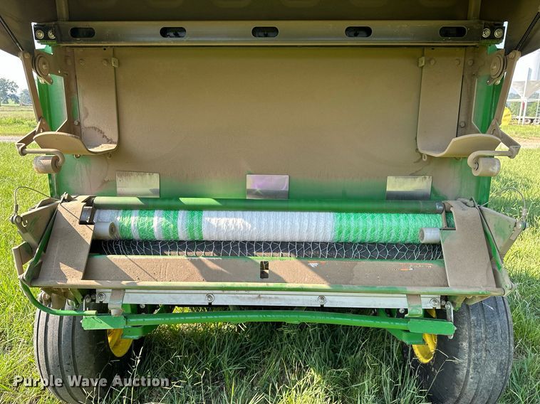 image for item OC9141 2019 John Deere 460M  round baler