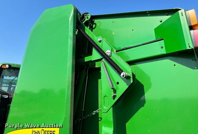 image for item OC9141 2019 John Deere 460M  round baler