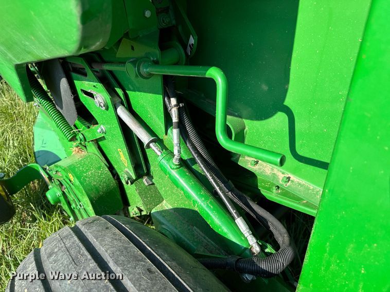 image for item OC9141 2019 John Deere 460M  round baler