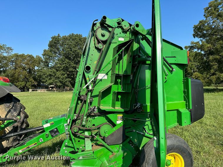 image for item OC9141 2019 John Deere 460M  round baler