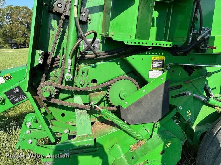 image for item OC9141 2019 John Deere 460M  round baler
