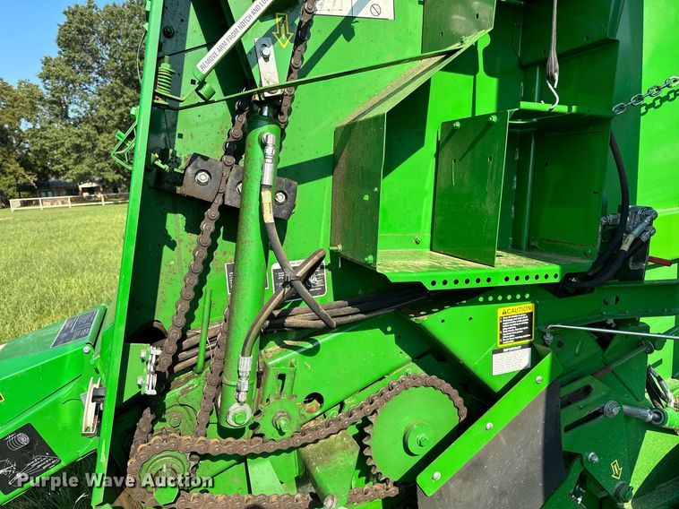 image for item OC9141 2019 John Deere 460M  round baler